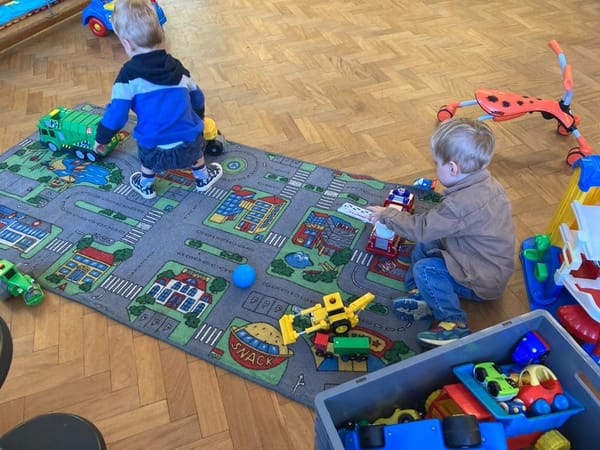 Nestlings Stay & Play | Wkyen