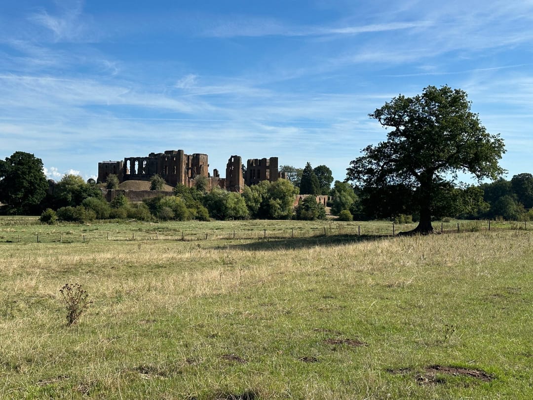 Kenilworth Castle Circular Walk - image 1