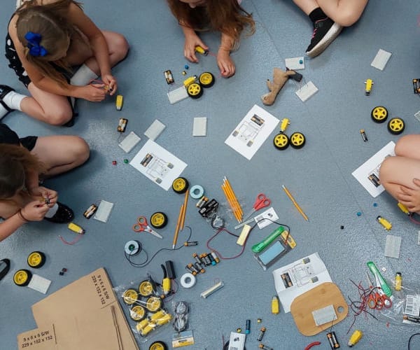 STEM goes Wild | Hands-on Science Parties - image 2