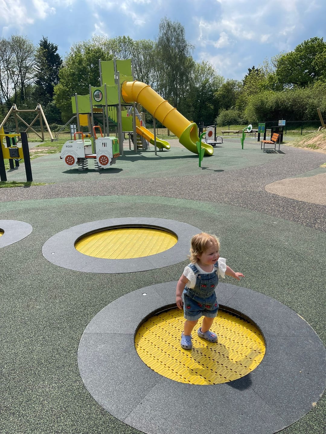 Castle Farm Play Area | Kenilworth - image 2