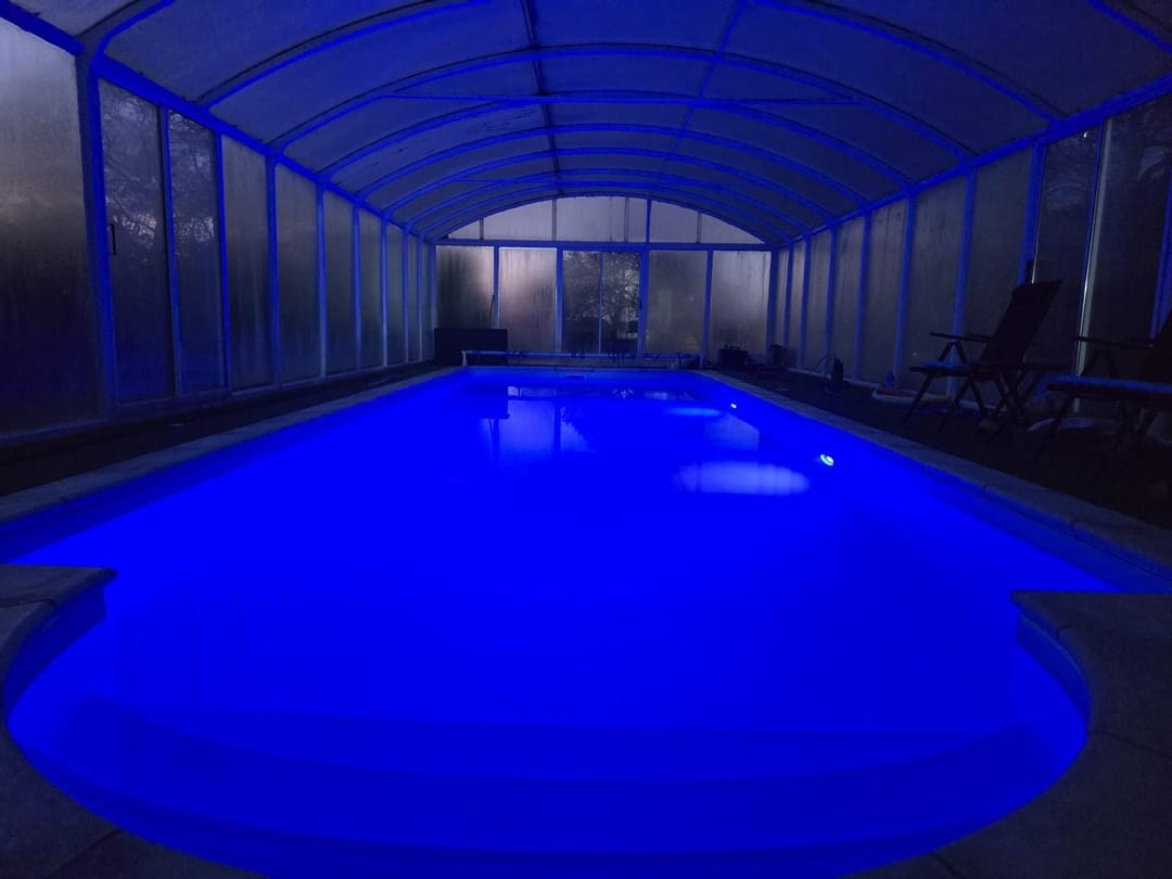 Four Oaks Exclusive Pool Hire | Meriden - image 3
