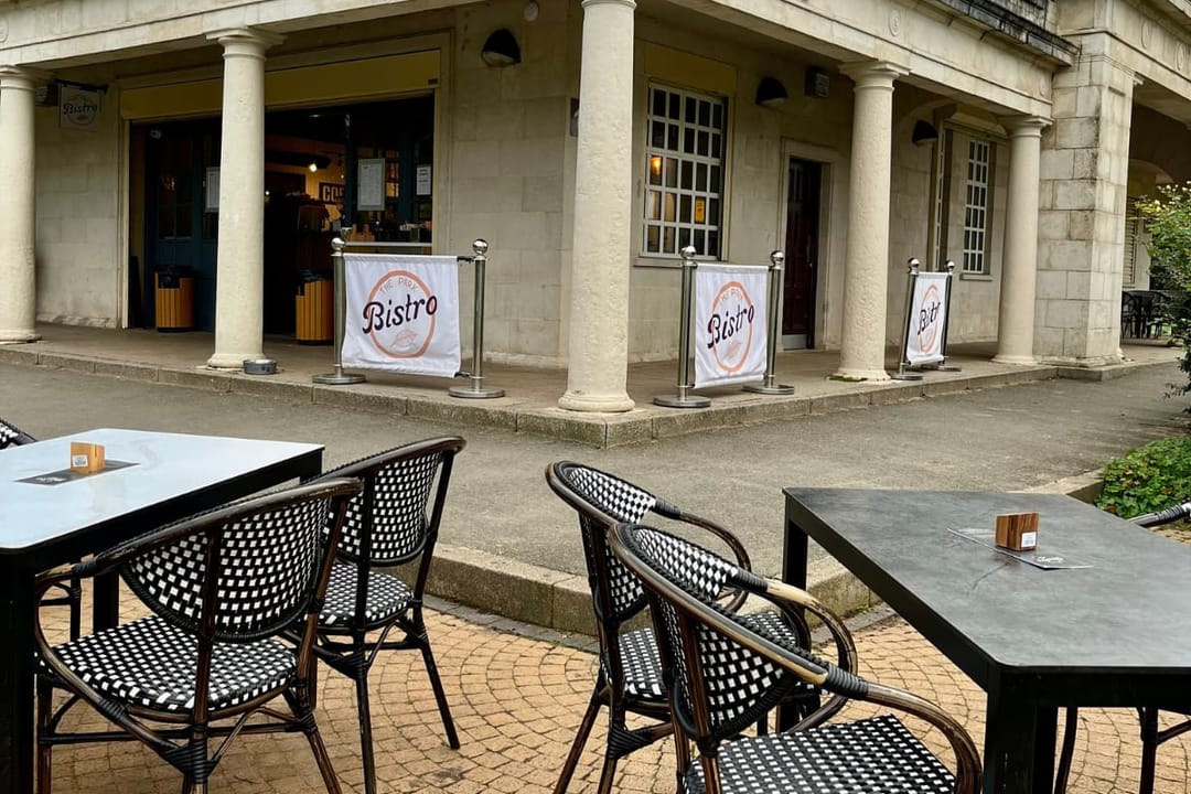 The Park Bistro | War Memorial Park - image 2