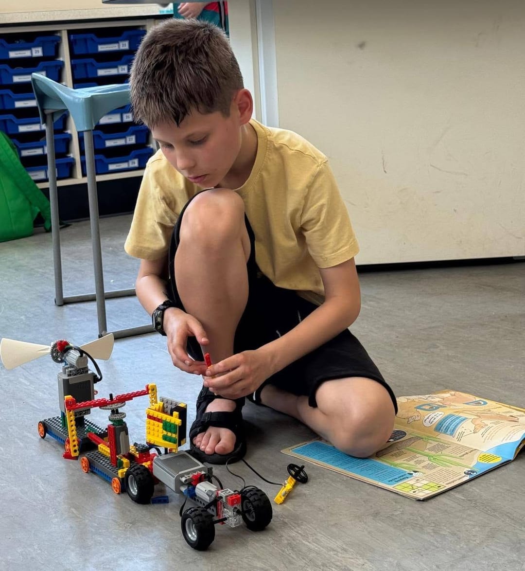 Young Engineers October Camp | Bablake School - image 1
