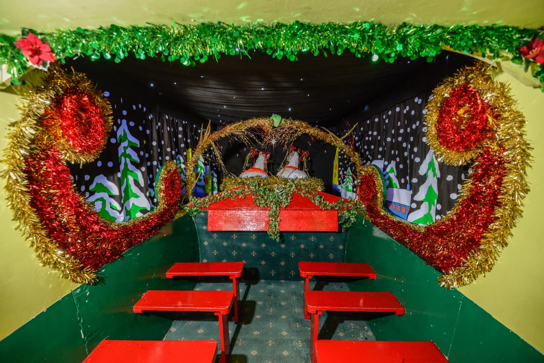 Visit Santa! Vintage Sleigh Ride - image 1