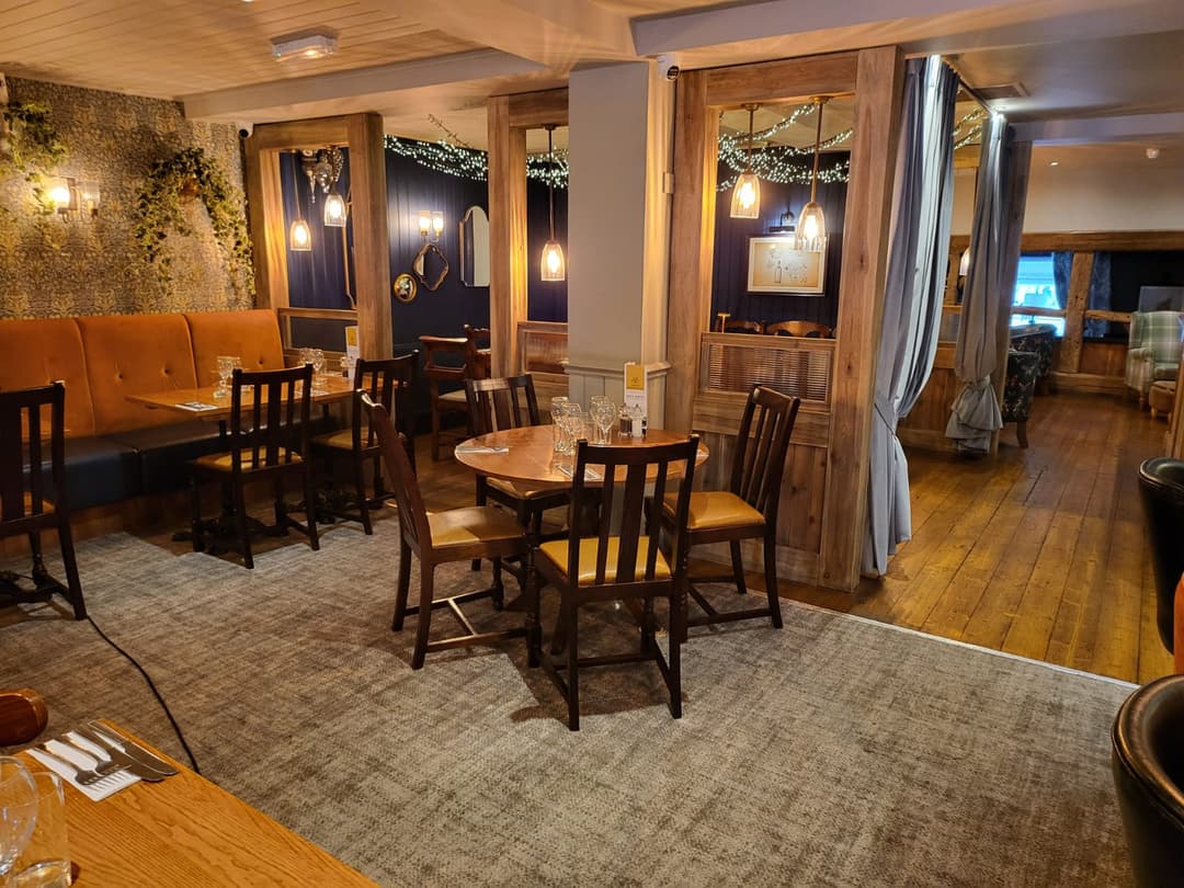 The Saturnos | Bubbenhall - image 2