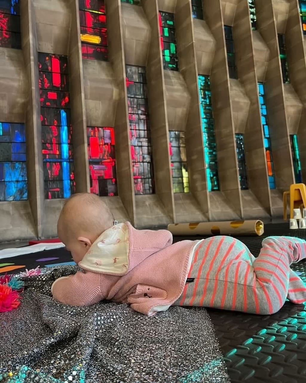 Let's Chill: Baby Hangout - image 1